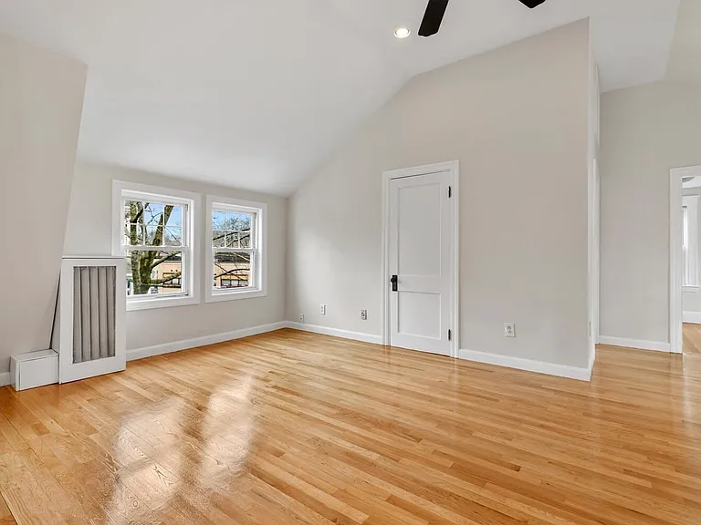 1086-1088 Main St #2 — Photo 3