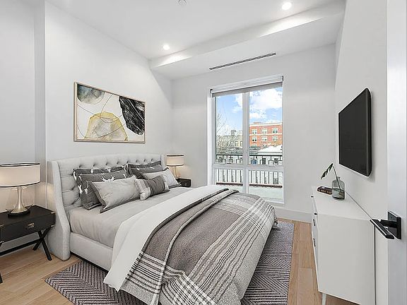 4th image of 735 Lafayette Ave #3B