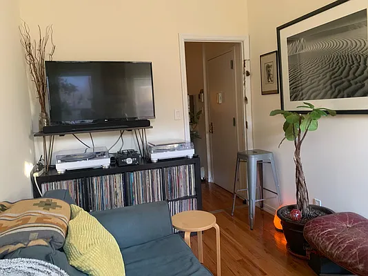 Rented by MySpaceNYC | media 5