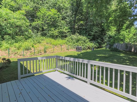 5th image of 431 Martins Pond Rd
