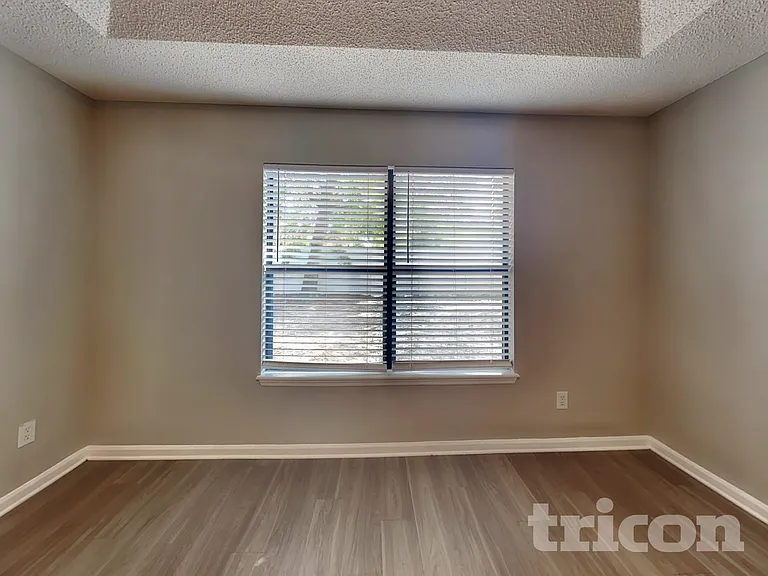 5357 Whitecastle Ct — Photo 9