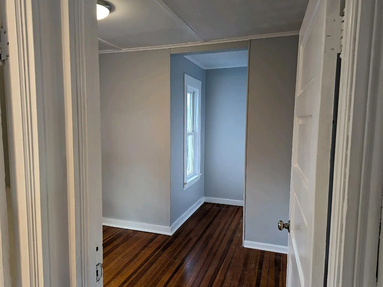 215 Walker St — Photo 4