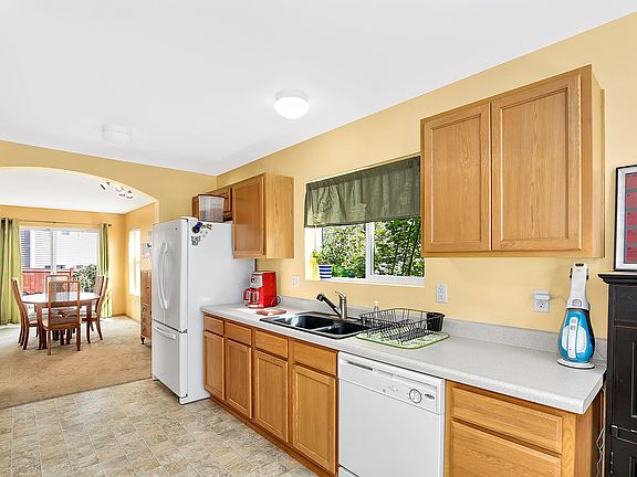 4th image of 2525 104th Dr SE