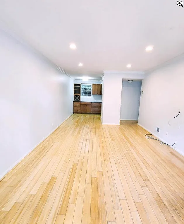 2 bed, 810 sqft, $2,400 — Photo 2