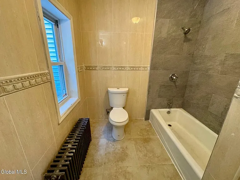 495 Morris St — Photo 11
