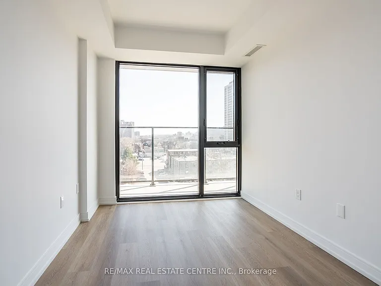 1 Jarvis St #725 — Photo 17