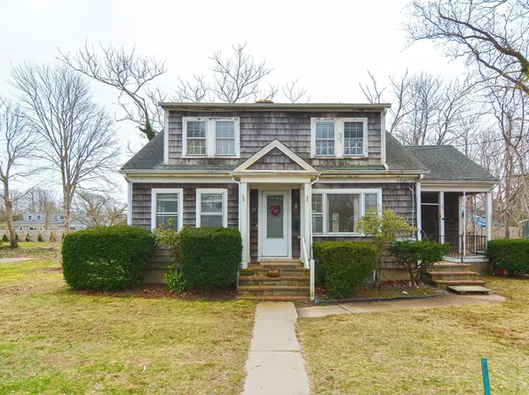 17 Wright Way, Falmouth, MA 02540