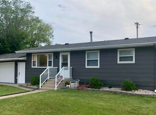 715 Kettering Dr, Aberdeen, SD 57401