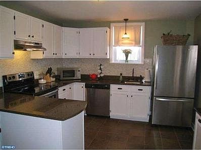 4th image of 310 Griffen St