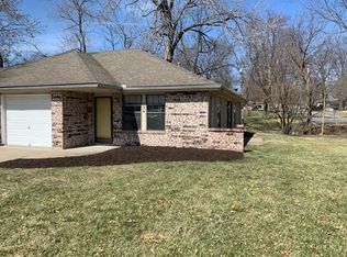 518 SE Lee Haven Dr, Lees Summit, MO 64063