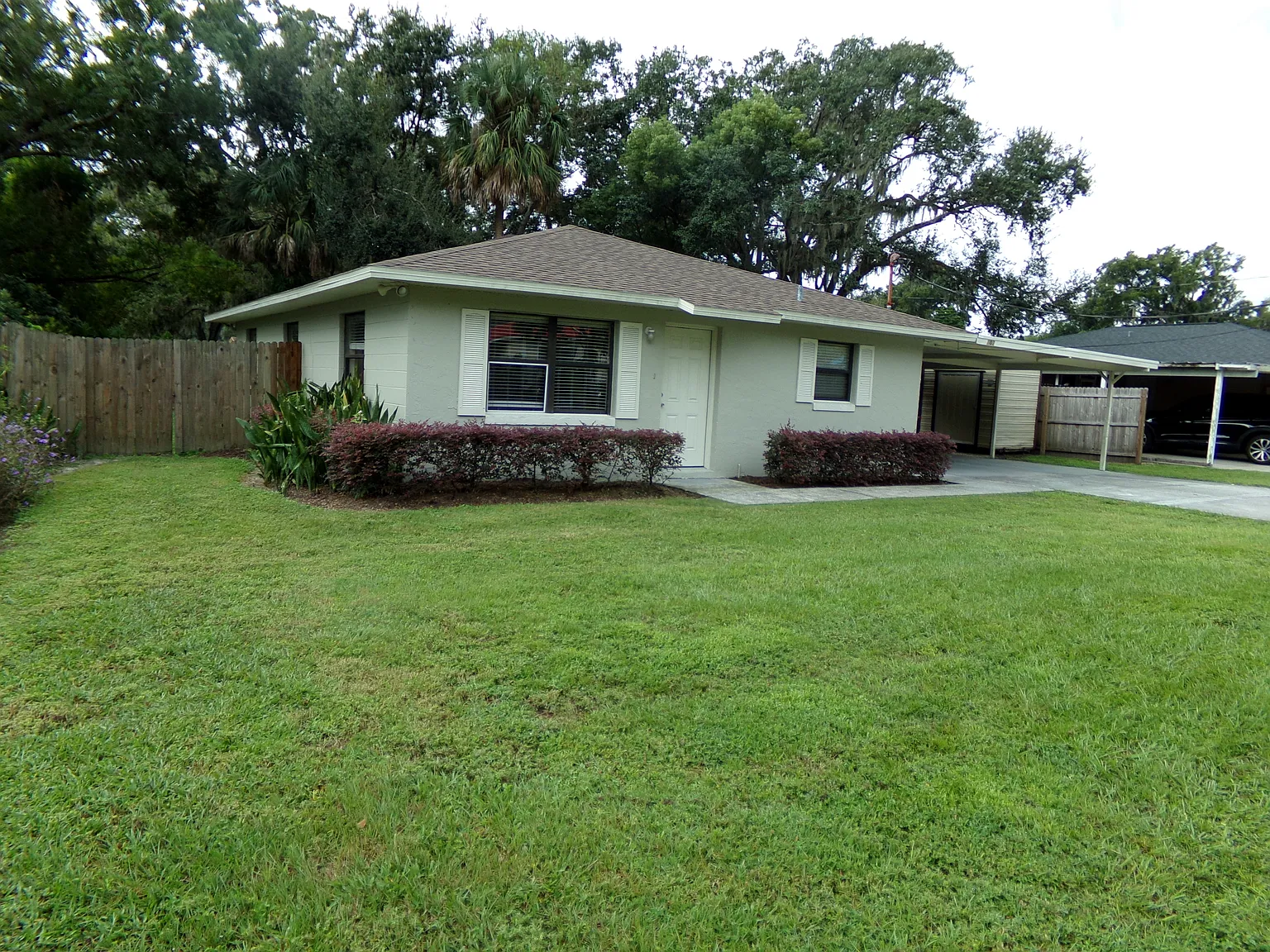3 bed, 1290 sqft, $1,900 — Photo 1