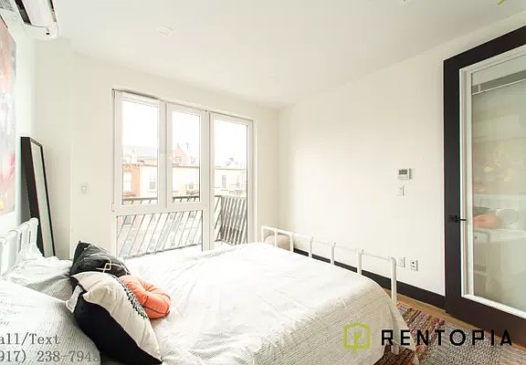 4th image of 834 Lexington Ave #302