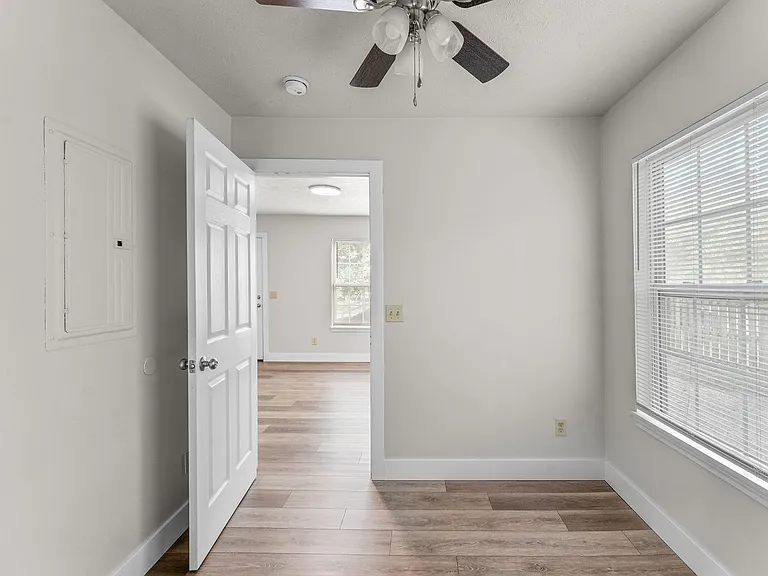 613 W Madison — Photo 10