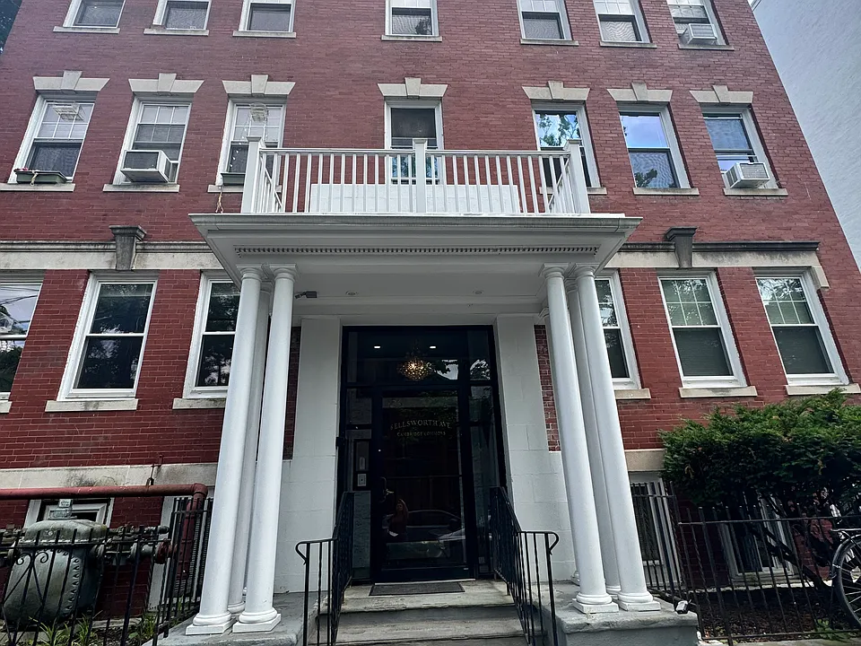 6 Ellsworth Ave #1