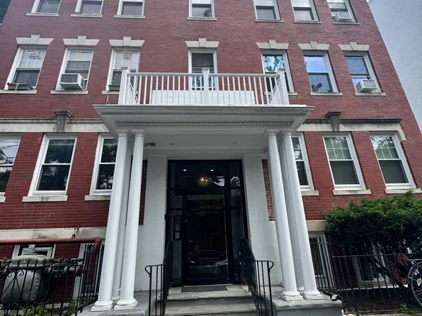 6 Ellsworth Ave APT 1, Cambridge, MA 02139