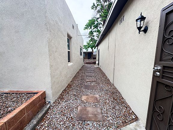 3rd image of 905 Palo Duro Ave NW #B