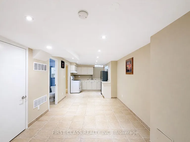 41 Horstman St #BASEMENT — Photo 2