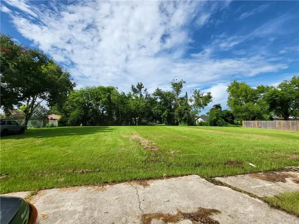 3023 Sam Lenox St, New Orleans, LA 70121