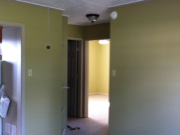 3rd image of 1520 Moss St APT 1