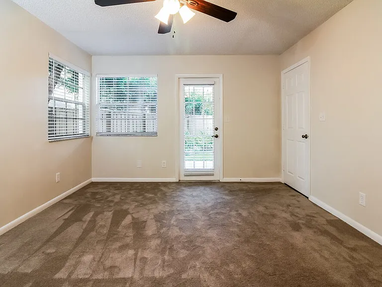 5407 214th Ct S — Photo 7