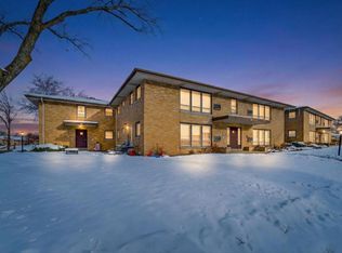 9126 W Grantosa Dr, Milwaukee, WI 53225