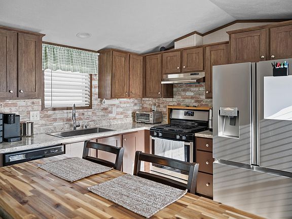 5th image of 29 Maplewood Drive