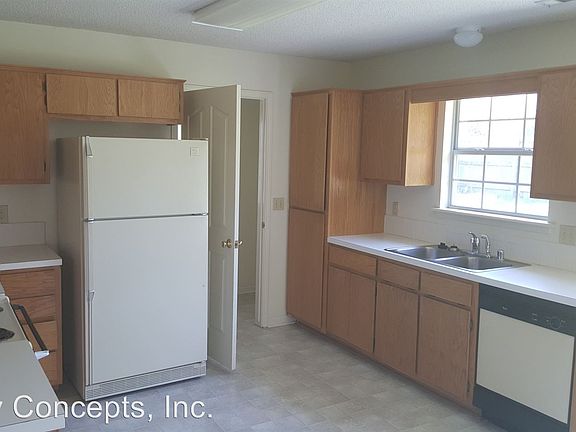 3rd image of 3441 W Fairfax St