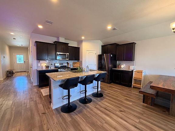 3rd image of 2765 Excelsior Blvd