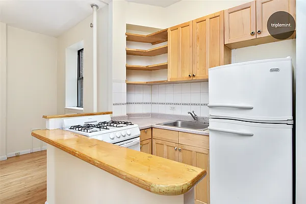 Rented by Triplemint | media 9