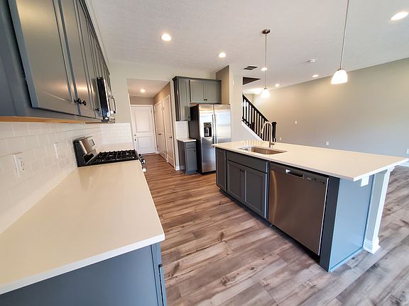 5th image of 6422 Hamilton Woods Blvd N