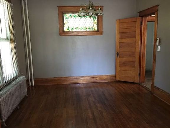 3rd image of 917 Fuller Ave