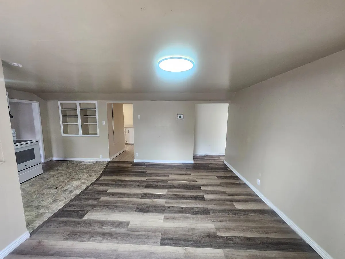 Unit Photo - 469 Van Buren St #A