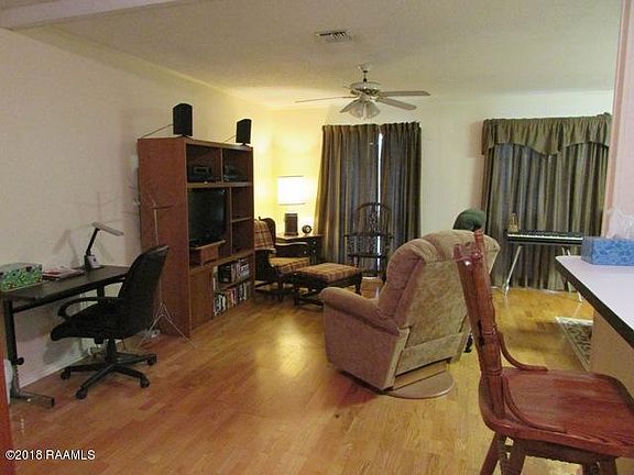 5th image of 203 Montreal Dr