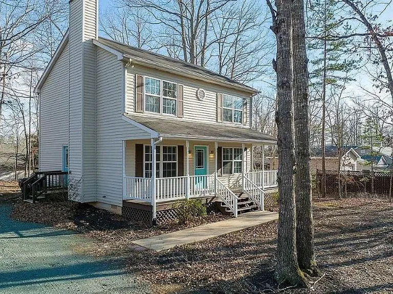 25 Glen Burnie Rd — Photo 2