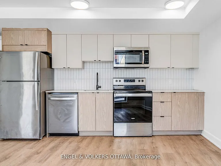 156 5th Ave #3 — Photo 4