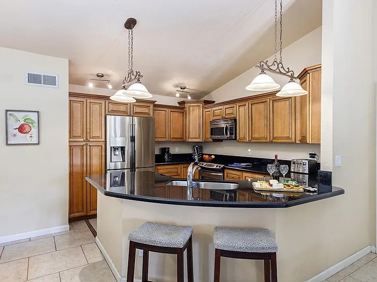 6073 E Beck Ln — Photo 5