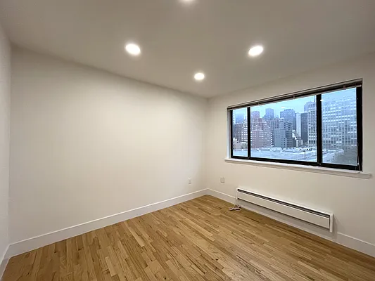 Rented by Akam Sales and Brokerage | media 10