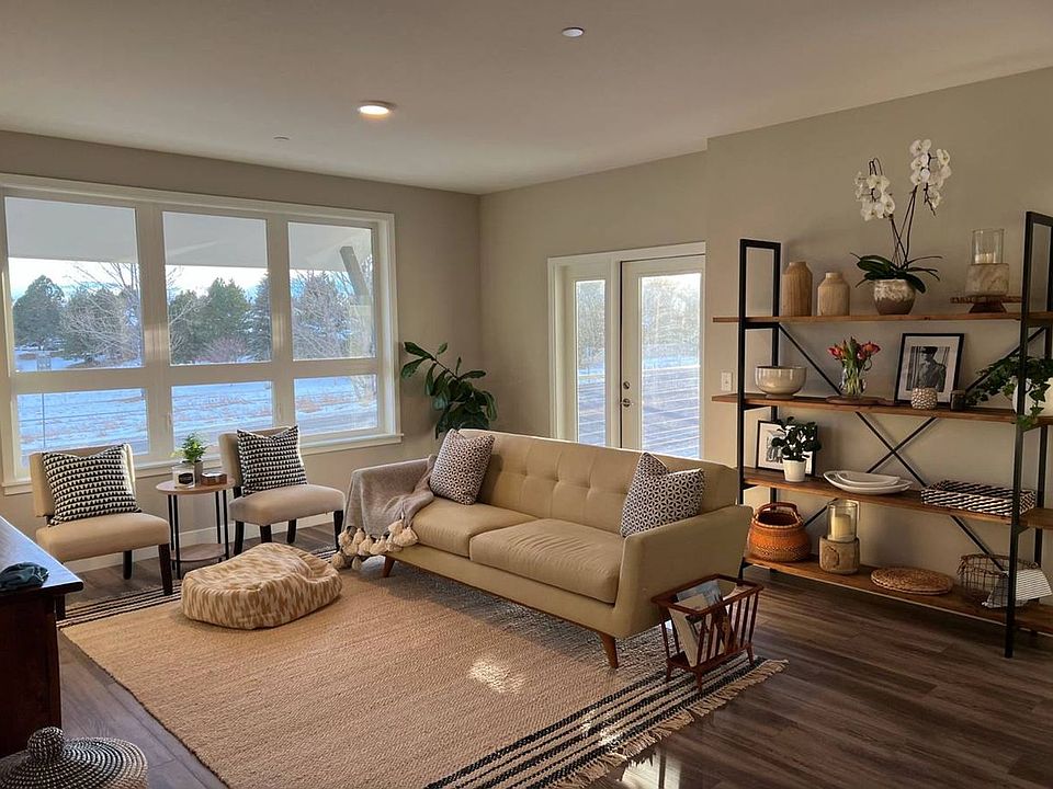 1st image of 230 S Cherrywood Dr #204