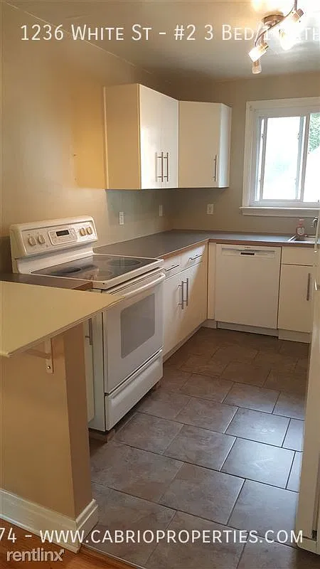 1236 White St. — Photo 2