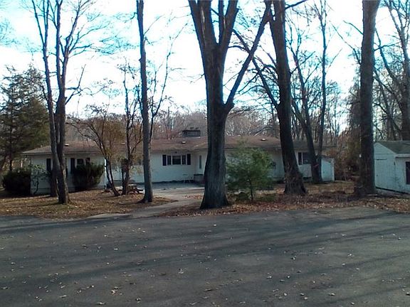 2nd image of 1974 Atwood Ave