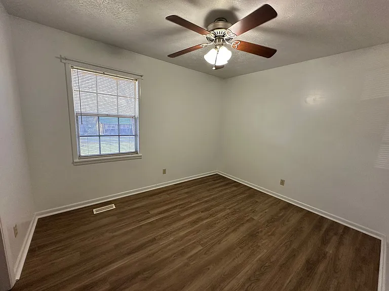 1405 Circle Dr — Photo 13