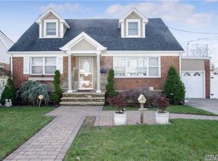1119 Langdon St, Franklin Square, NY 11010