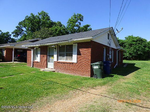 2nd image of 427 College St