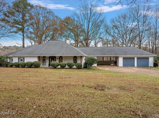 561 N Springlake Cir, Terry, MS 39170