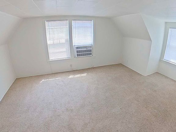 3rd image of 724 Poyntz Ave APT 4
