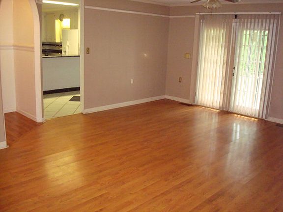 4th image of 119 Walnut Dr