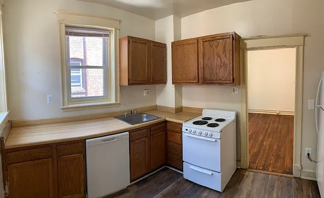 332 S 45th St #B3 — Photo 9