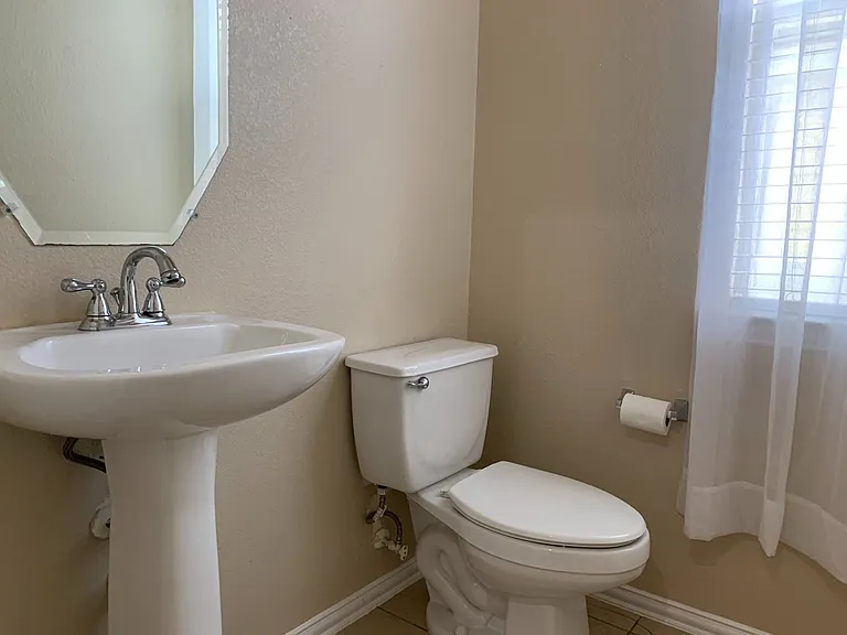 9113 Hope Dr — Photo 28
