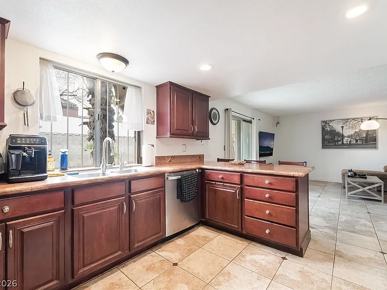 6361 Chisos Dr — Photo 10