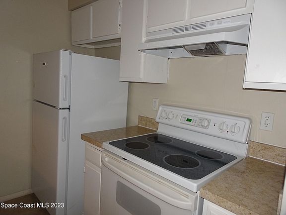 4th image of 1580 South St #1594
